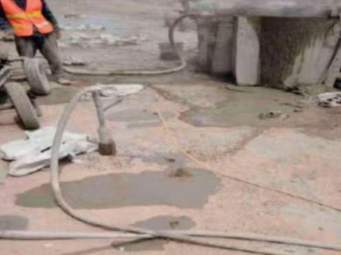 义县水泥混凝土路面板底注浆技术 路面脱空注浆整治方案